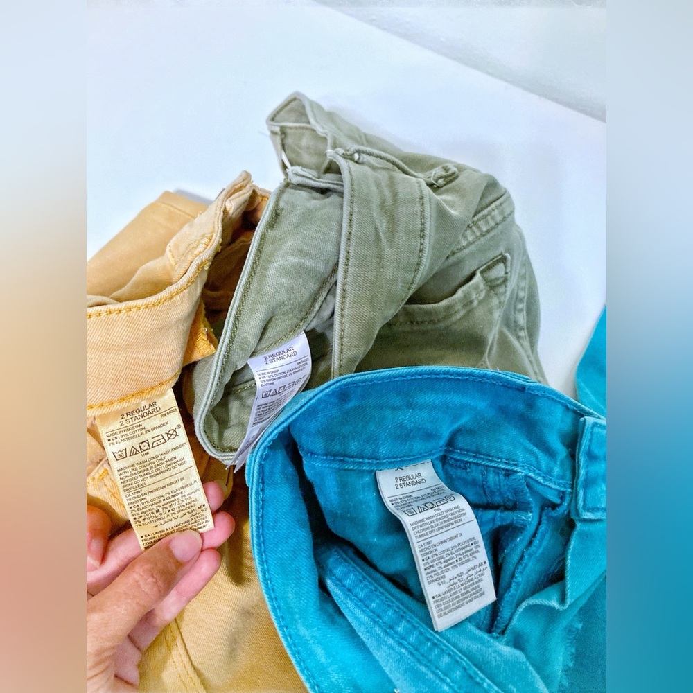 OLD NAVY BUNDLE 3 Pairs of Rockstar mid ride color jeans - Picture 4 of 4